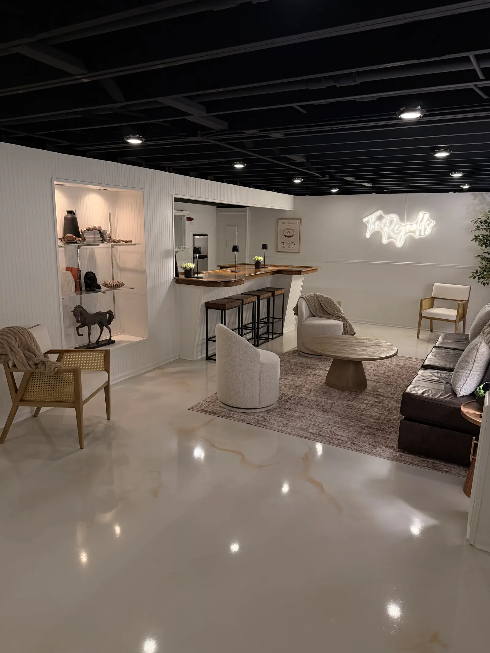 Marble metallic floor in a finished salon with chairs and a counter